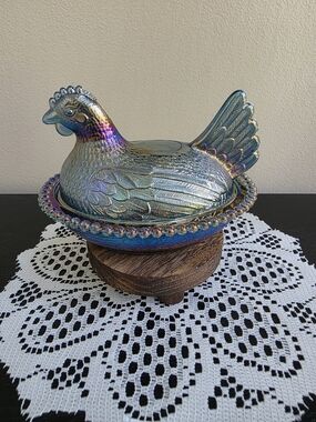 Vinrage Indiana Blue Carnival Glass Hen on Nest.